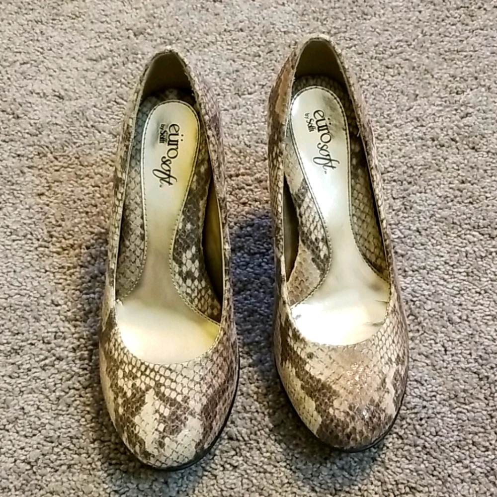 Sofft- Snake skin pattern heels